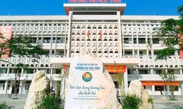 Ứng xử thiếu chuẩn mực, 2 cán bộ Trường Đại học Vinh bị kỷ luật cảnh cáo