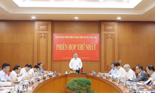 Tổng Bí thư: Hoàn thiện thể chế pháp luật phải mở đường cho kiến tạo phát triển