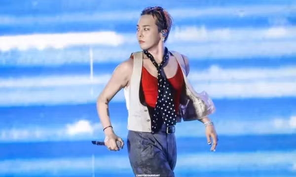 Tranh cãi thái độ của G-Dragon tại sân Mỹ Đình