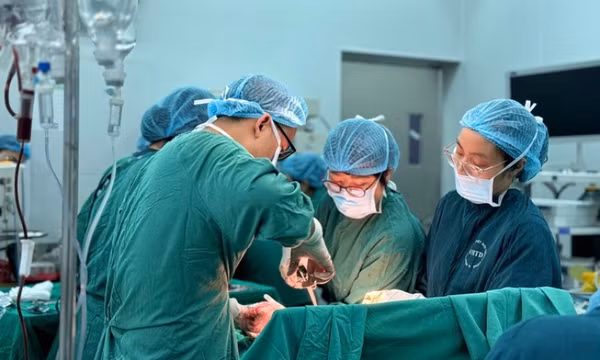 Uống thuốc phá thai mua qua mạng, người phụ nữ suýt mất mạng, phải cắt tử cung