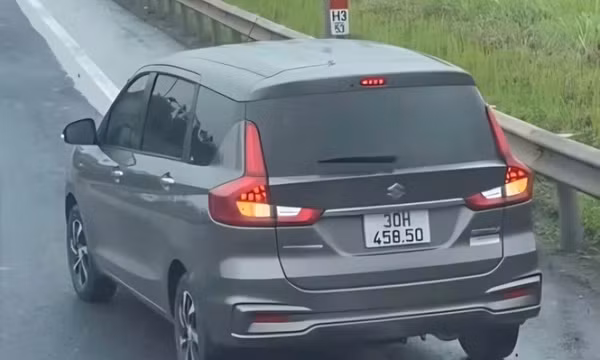 Lùi xe trên cao tốc Hà Nội - Thái Nguyên, nữ tài xế bị phạt 35 triệu đồng