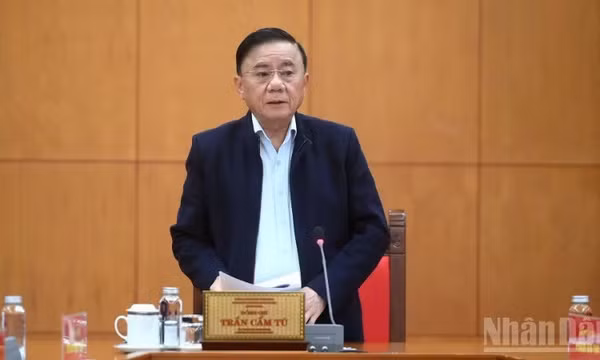 Chỉ thị của Bộ Chính trị về thực hiện dân chủ ở cơ sở trong giai đoạn mới