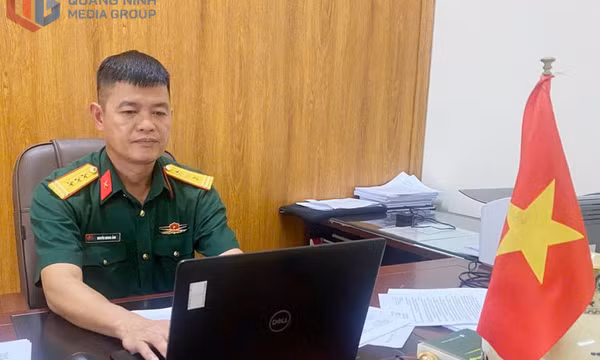 Chỉ huy trưởng tận tâm 