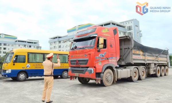 "Quyết liệt các giải pháp để kéo giảm TNGT”