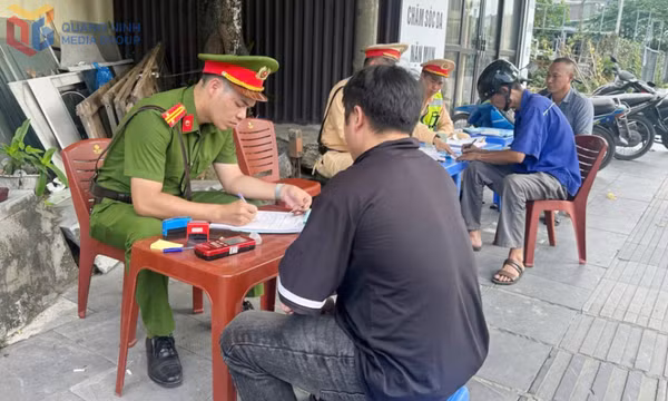 Phường Hà Tu: Huy động sức mạnh tổng hợp đảm bảo ATGT