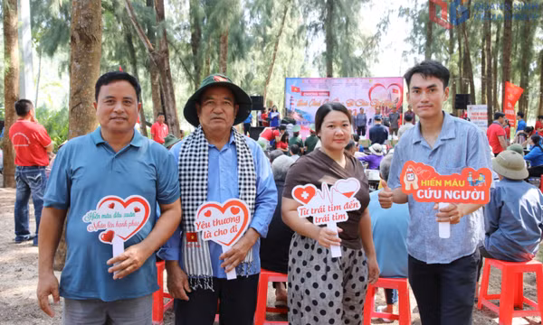 Bí thư chi bộ trẻ "giữ lửa lòng dân" trên xã đảo
