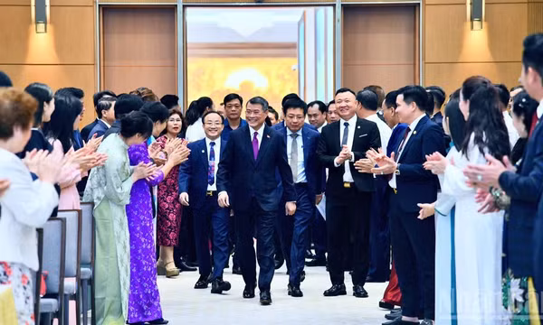 Tháo gỡ điểm nghẽn, khơi thông nguồn lực, thúc đẩy tăng trưởng