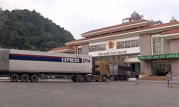 Xuất khẩu nông sản được ưu tiên, hải quan thông quan cả ngoài giờ