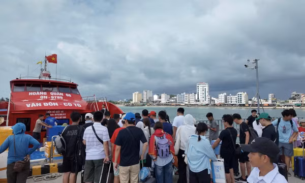 Đặc khu Cô Tô đưa an toàn 3.147 du khách về đất liền