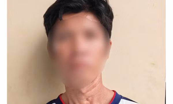 Tạm giữ đối tượng chém tử vong người đến nhà rủ nhậu