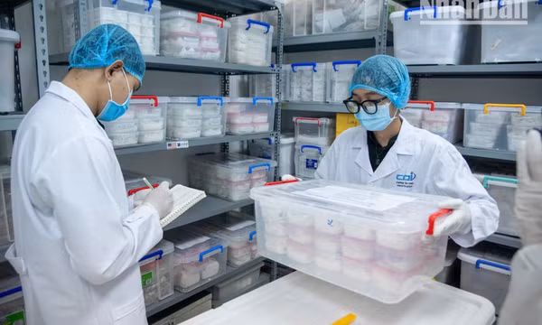 Cùng trung tâm giám định giải mã ADN của anh hùng liệt sĩ