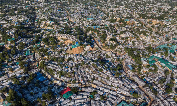 Lật thuyền ngoài khơi Myanmar, hơn 500 người có thể thiệt mạng