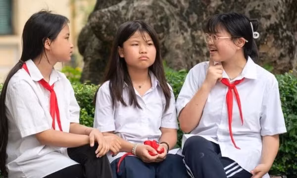 Đề xuất xem xét miễn, giảm học phí cho gia đình sinh hai con gái 