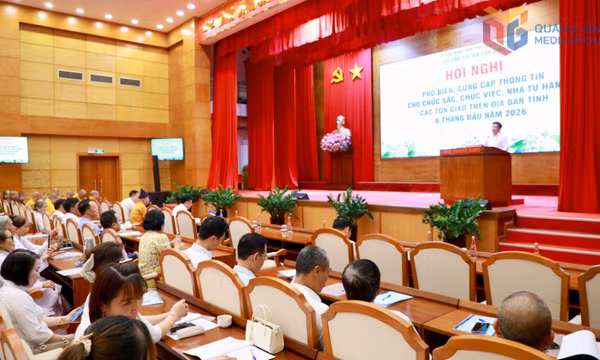Hội nghị phổ biến thông tin cho chức sắc, chức việc, nhà tu hành các tôn giáo