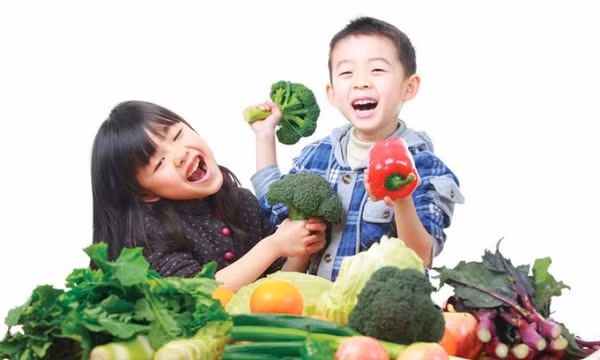 Gia đình và nhà trường cần phối hợp như thế nào để phòng chống suy dinh dưỡng và béo phì?