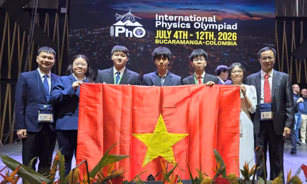 Việt Nam lần đầu vào top 7 Olympic Vật lý quốc tế, giành 4 huy chương vàng