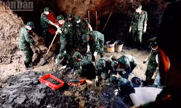 Lần đầu phát hiện bộ hài cốt tập thể liệt sĩ tại Công viên Lê Thị Riêng