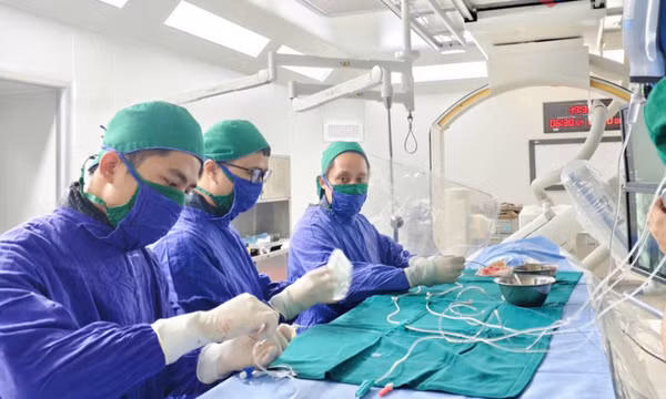 Làm chủ kỹ thuật khó, phục vụ người bệnh