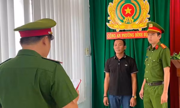 Bắt tạm giam người đàn ông dùng cây sắt đánh bạn nhậu thương tật 47%