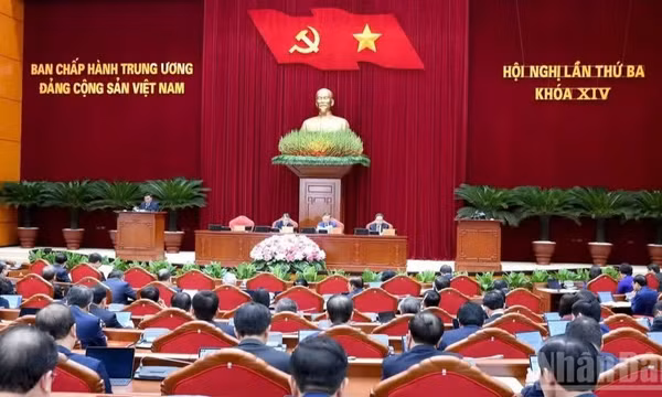 Ngày làm việc thứ tư Hội nghị lần thứ ba Ban Chấp hành Trung ương Đảng khóa XIV