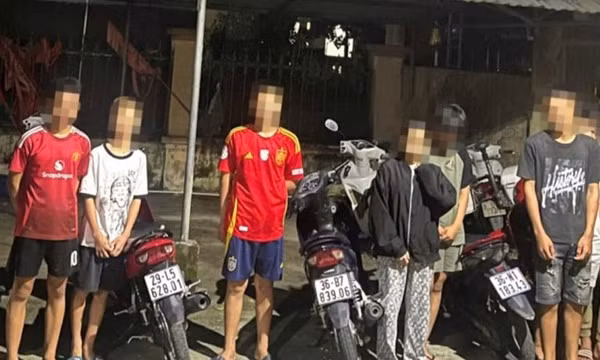 Nhóm thanh thiếu niên lạng lách ở phố biển bị đề xuất phạt 69 triệu đồng