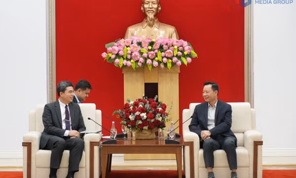 Lãnh đạo tỉnh tiếp xã giao đoàn công tác Bộ Công Thương Lào