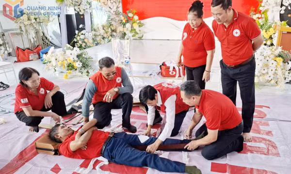 Những tình nguyện viên thầm lặng trên các cung đường