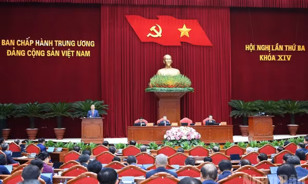 Ngày làm việc thứ hai Hội nghị lần thứ ba Ban Chấp hành Trung ương Đảng khóa XIV