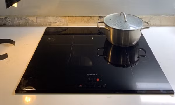 Cách phân biệt bếp từ Bosch thật và giả: 5 dấu hiệu nhận biết