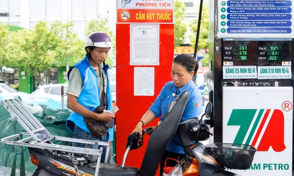 Chính phủ đồng ý kéo dài thời gian giảm thuế với xăng dầu, nhiên liệu bay đến 30-9