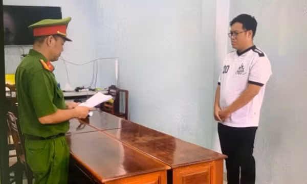 Thua bài poker, nam thanh niên lừa bạn hơn 1,3 tỉ đồng tiền "chạy việc"