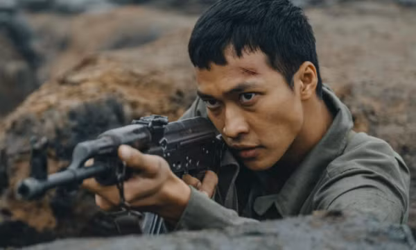 Diễn viên 'Mưa đỏ' bị réo tên giữa ồn ào, công ty quản lý nói gì?