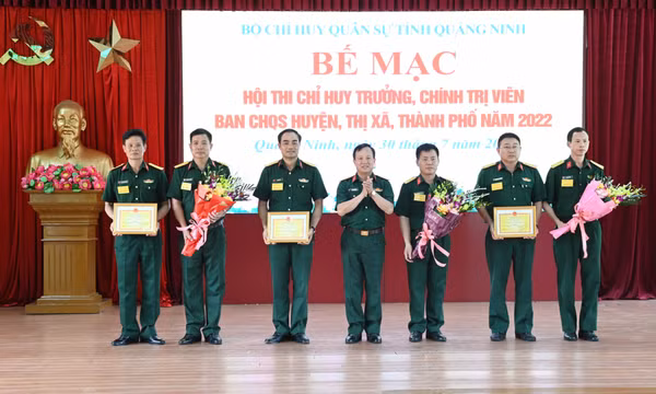 Quảng Ninh: Bế mạc Hội thi Chỉ huy trưởng, Chính trị viên Ban CHQS huyện, thị xã, thành phố năm 2022