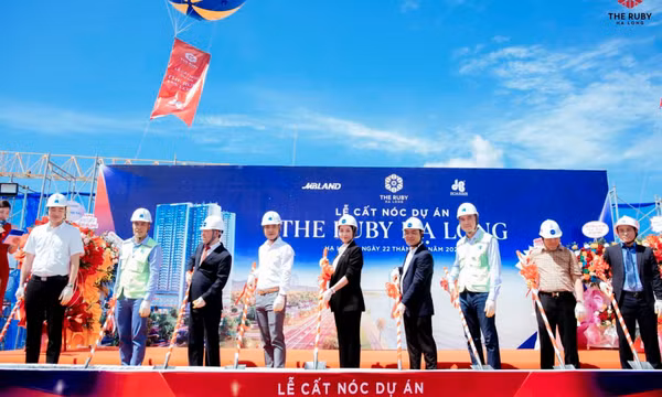 The Ruby Hạ Long cất nóc dự án, vượt cam kết tiến độ thi công