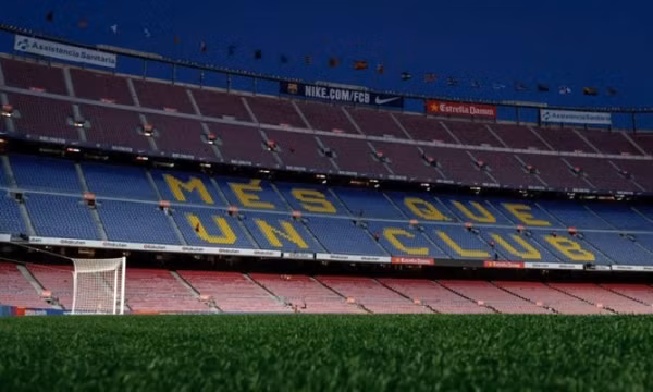 Super League là lối thoát cuối cùng của Barcelona
