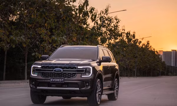 Ford Everest thế hệ mới ra mắt, giá từ 1,1 tỷ đồng