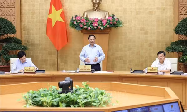 Phấn đấu tăng trưởng kinh tế năm 2022 đạt 7%, vượt mục tiêu Quốc hội giao