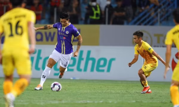 Hà Nội FC thắng trong ngày Văn Hậu tái xuất