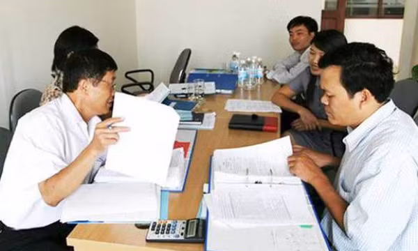 Có được biệt phái viên chức sang cơ quan hành chính nhà nước?