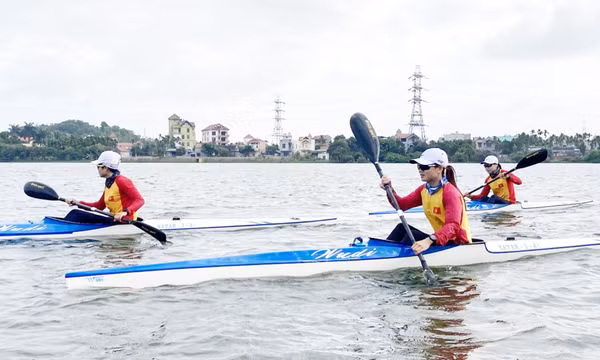 Đua thuyền - Nghịch lý môn thể thao "vàng"
