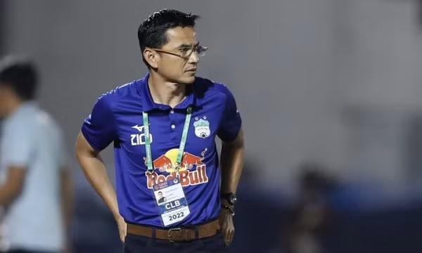 Kiatisuk chưa nghĩ tới đua vô địch V-League