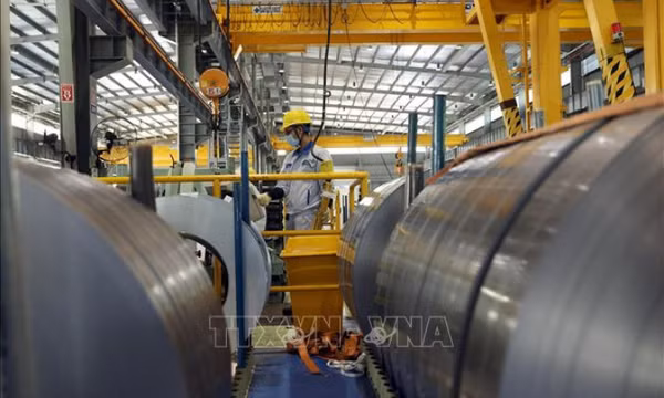 Giá thép liên tục giảm mạnh