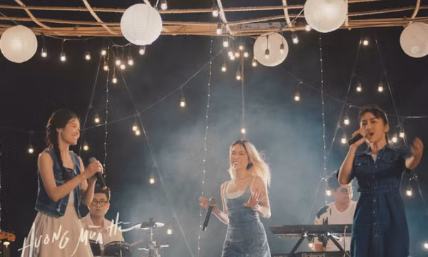 Hương Mùa Hè tung mashup toàn “hit bự" của Mỹ Tâm