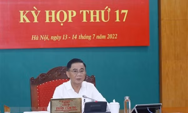 Xem xét kỷ luật và đề nghị kỷ luật một số đảng viên và tổ chức đảng