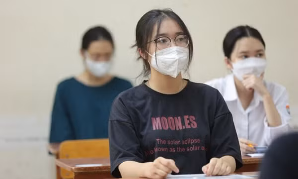 Bộ GD-ĐT khẳng định không lộ đề Văn, đang xác minh về đề thi Toán