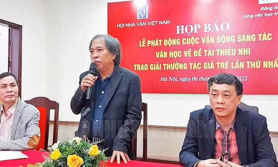 Cả chục thành viên 'xin rút': Bình thường hay khủng hoảng ở Hội Nhà văn Việt Nam?