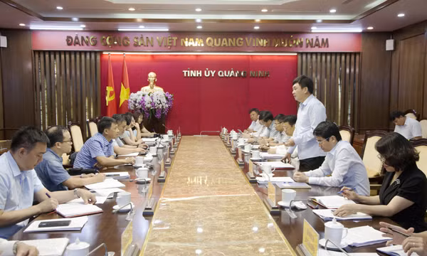 Phó Bí thư Thường trực Tỉnh ủy làm việc với đoàn công tác Tạp chí Cộng sản