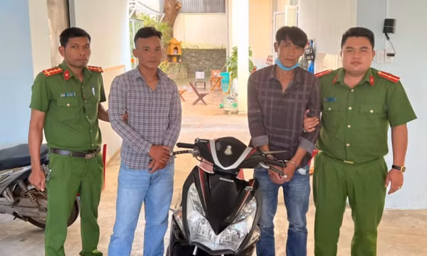 Công an phường tóm 2 tên trộm nhiều tiền án