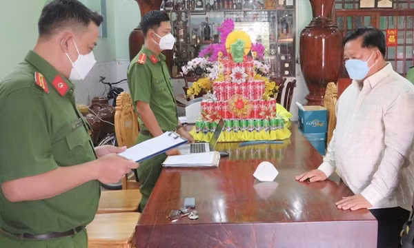 Can thiệp hệ thống cấp biển số, 2 cựu CSGT bị bắt tạm giam