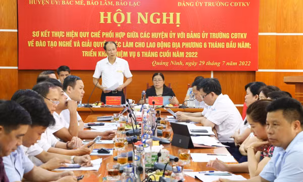 Sơ kết quy chế phối hợp đào tạo nghề và giải quyết việc làm với 5 địa phương